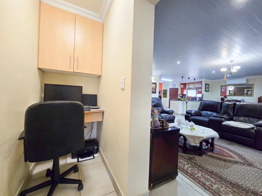 3 Bedroom Property for Sale in Stilbaai Wes Western Cape